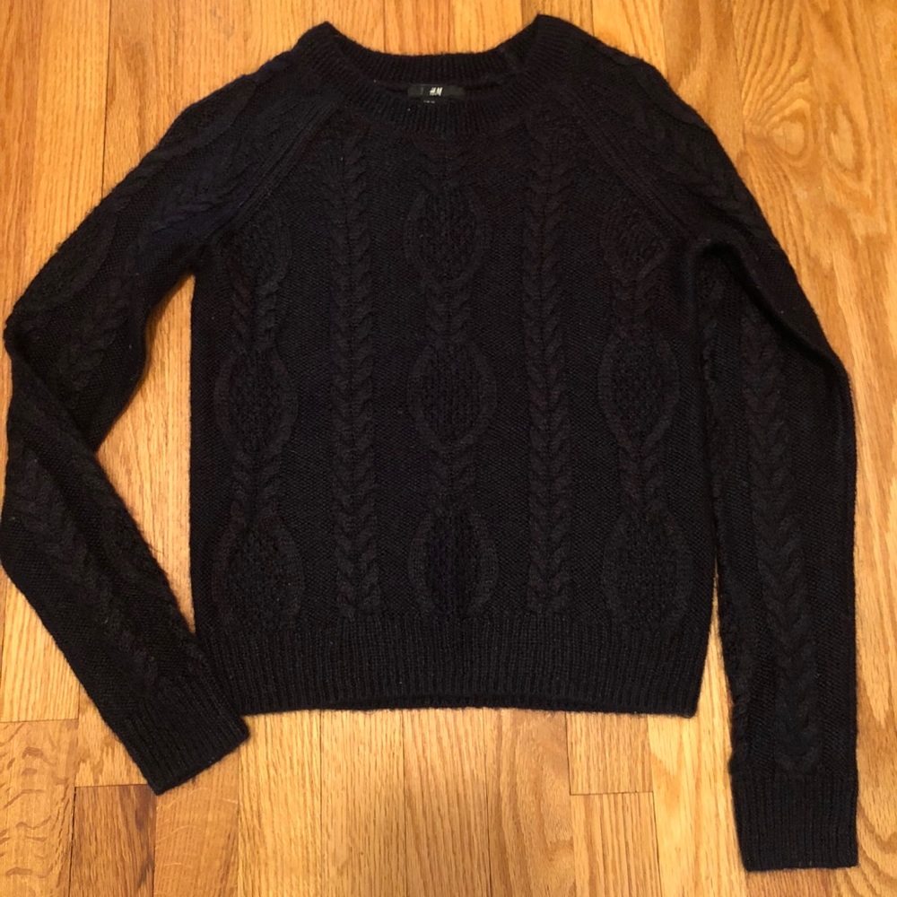 H&M long sleeve navy knit sweater